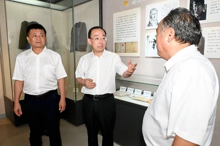 孟景伟开展“以文旅供给提质 激发暑期消费活力” 专题调研时强调 文化引客服务宠客业态留客 努力把“文旅流量”转化为“消费增量”